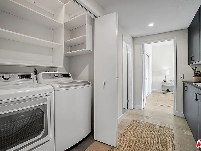 166 S Hayworth Ave #201 — Photo 12