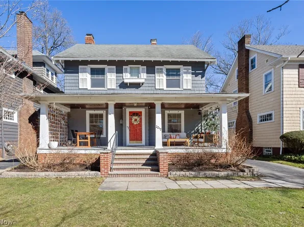 2217 Kerrwood Rd, Cleveland Heights, OH 44118