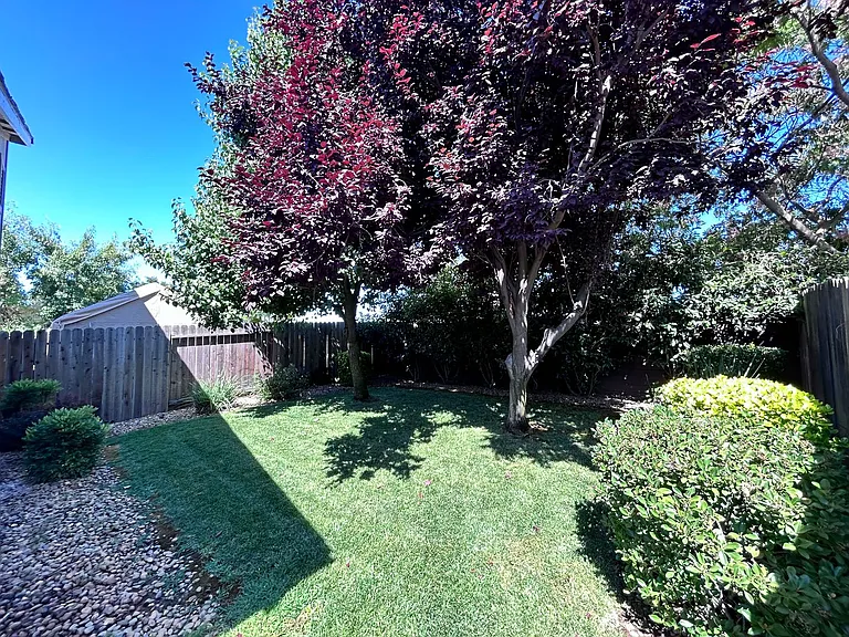 3148-3150 Laurelhurst Dr — Photo 16