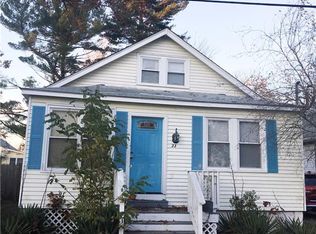 33 Dryden Blvd, Warwick, RI 02888