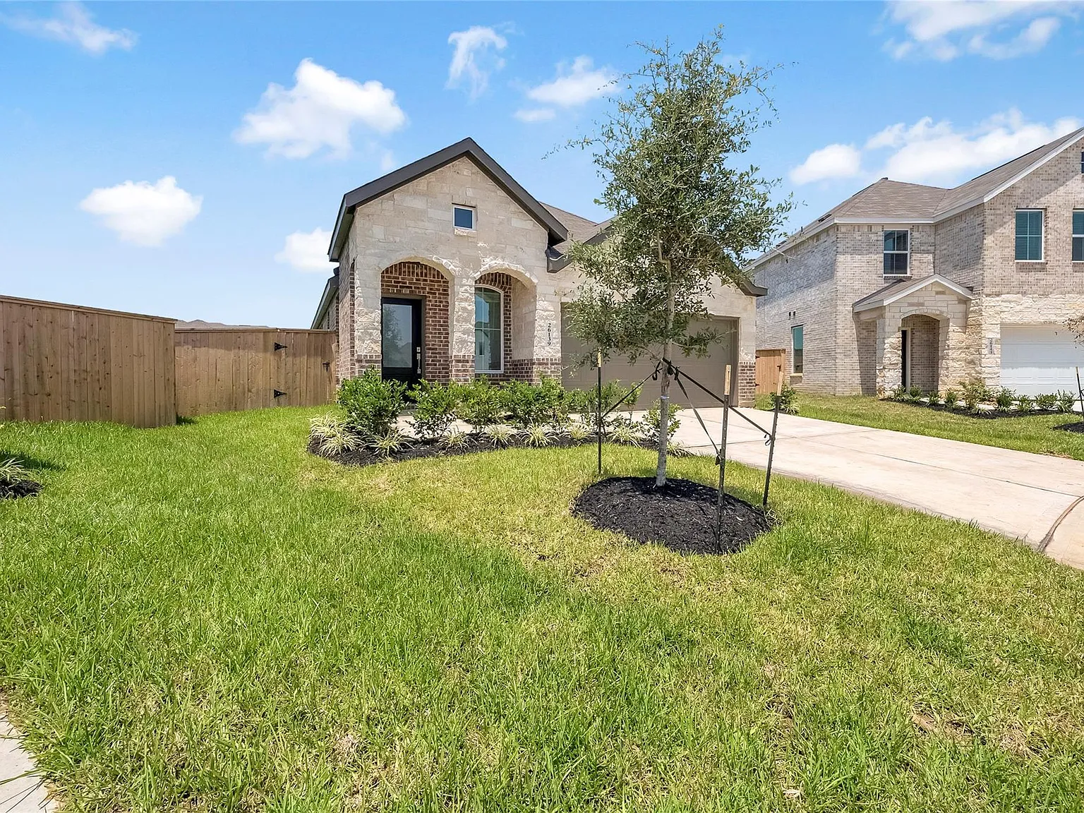 4 bed, 3.0 bath, 1868 sqft, $2,500 — Photo 3