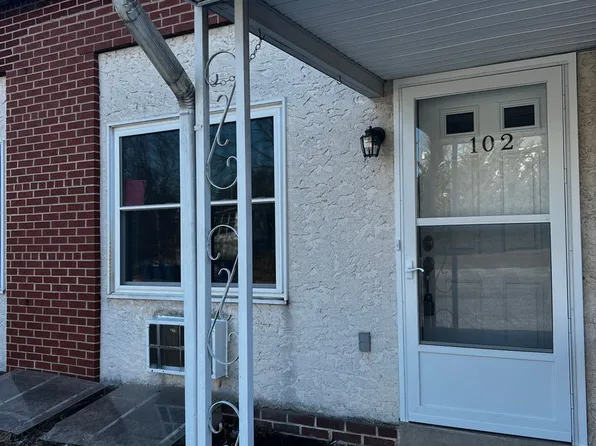 Maple Leaf Apartments, 133 N Poplar St APT 102, Elizabethtown, PA 17022
