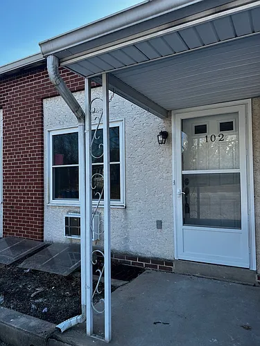 Maple Leaf Apartments Photo 1
