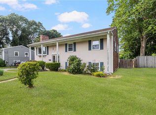 97 Wellington Ave, Warwick, RI 02886