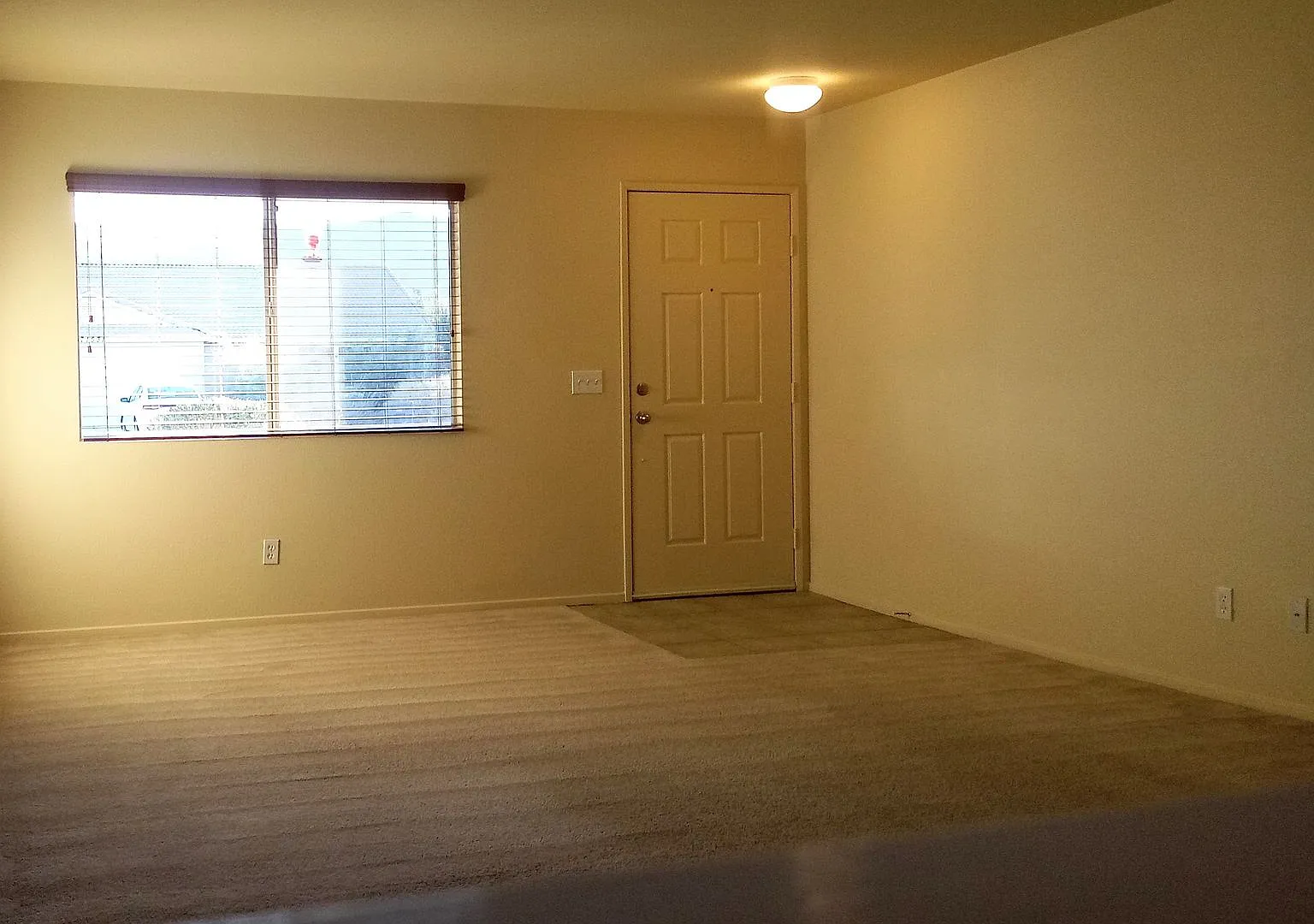 $200 off First full Month's Rent Four bedroom in Desert Vista Community — Photo 3