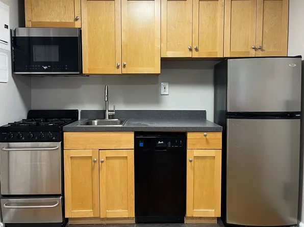 512 East Fifth Street image 4 of 12