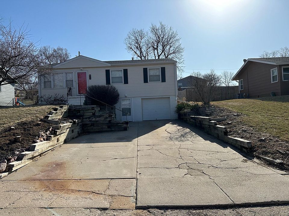 1st image of 411 Chippewa Dr