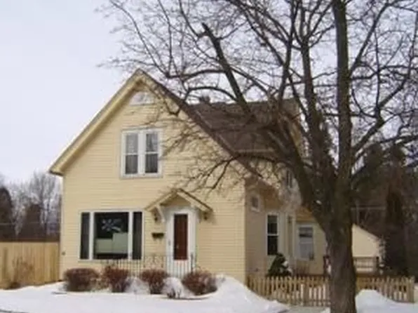 422 W Grand Ave, Port Washington, WI 53074