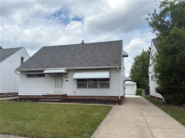 13921 Oakview Blvd, Garfield Heights, OH 44125