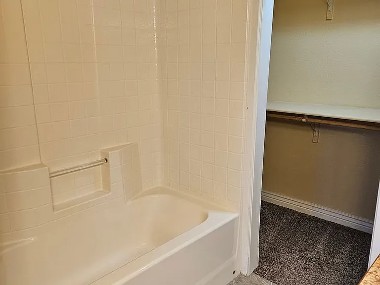 10823 W Franklin Rd — Photo 38