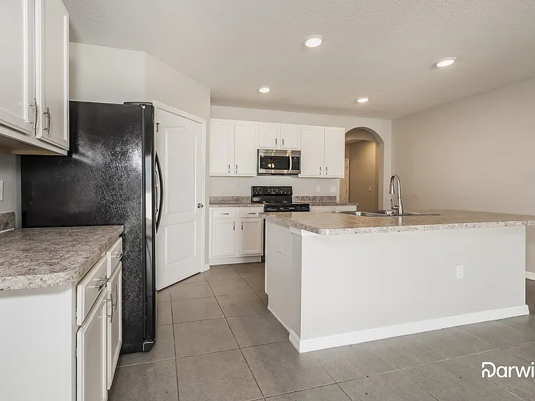 203 Bella Dr — Photo 3