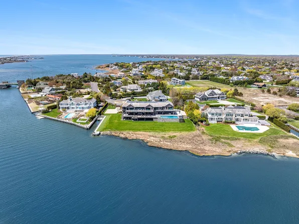 34 Westbridge Rd, Westhampton Beach, NY 11978