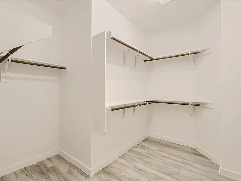 2404 Freshwater Ln — Photo 9