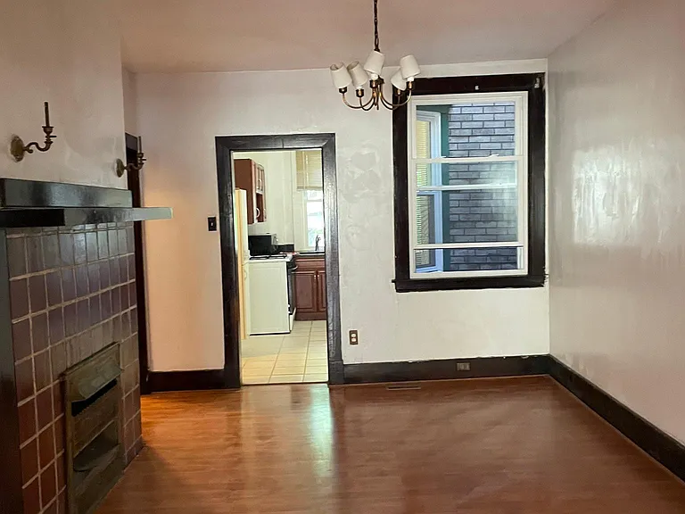 605 Greenfield Ave #2 — Photo 2