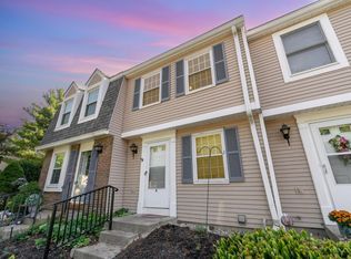 4 Hunters Ct, Amelia, OH 45102