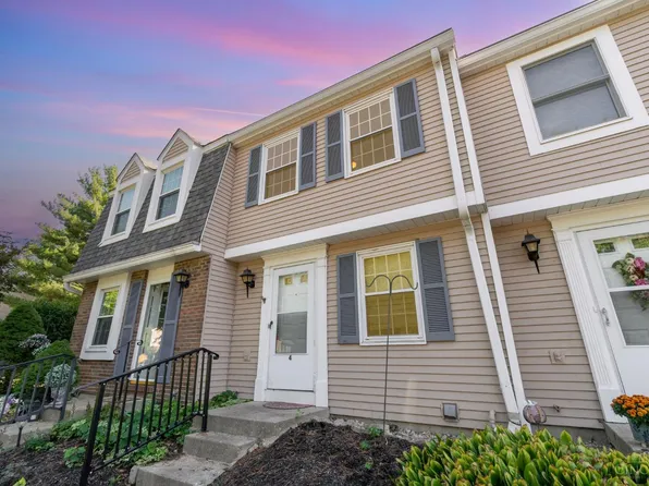 4 Hunters Ct, Amelia, OH 45102