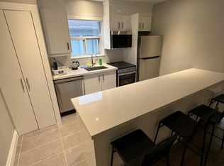 1715 Bathurst St #100, Toronto, ON M5P3K4