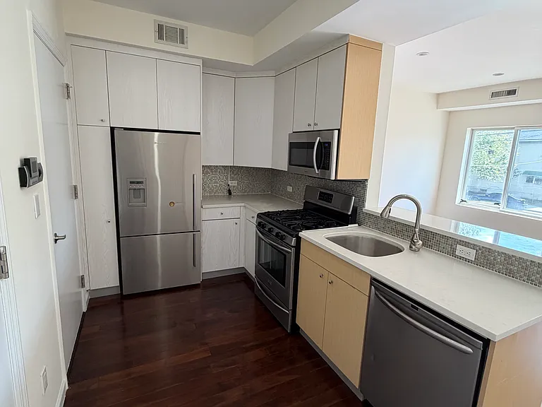 1739 Stillwell Ave #B — Photo 4