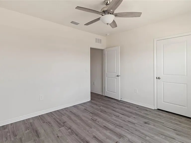 17129 Reserva Dr — Photo 37