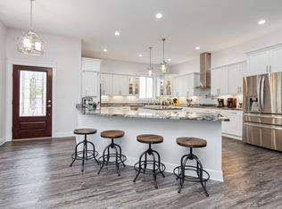 209 Augusta Ave, Pleasant View, TN 37146