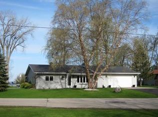 N8300 Deadwood Point Rd, Fond Du Lac, WI 54937
