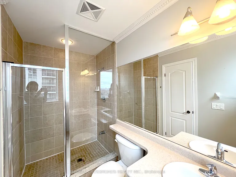 15 N Park Rd #1004 — Photo 22