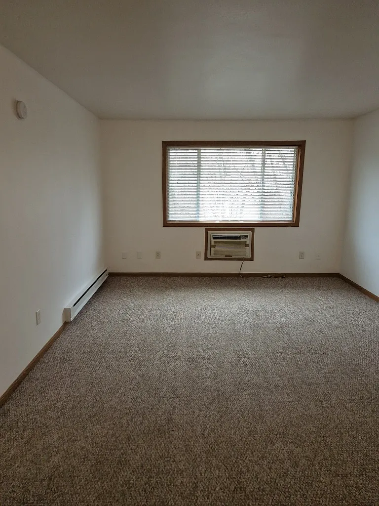 1 bed, $350 — Photo 2