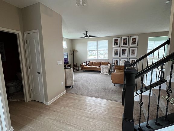 3rd image of 884 Boulder Dr