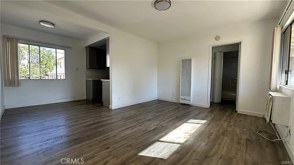 1 bed, 500 sqft, $1,800 — Photo 3