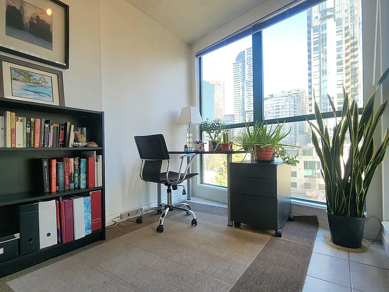 939 Homer St #1003 — Photo 4