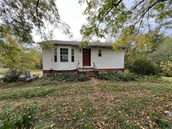 340 Cash St, Harrison, AR 72601