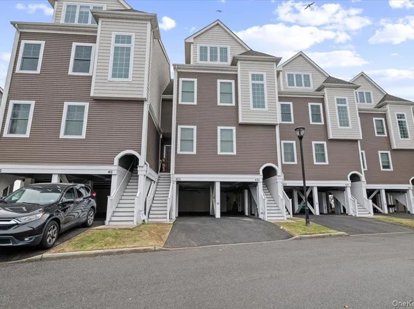 422 Marina Pointe Drive #422, East Rockaway, NY 11518