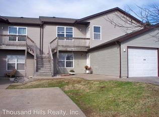 216 Berkshire Dr, Hollister, MO 65672