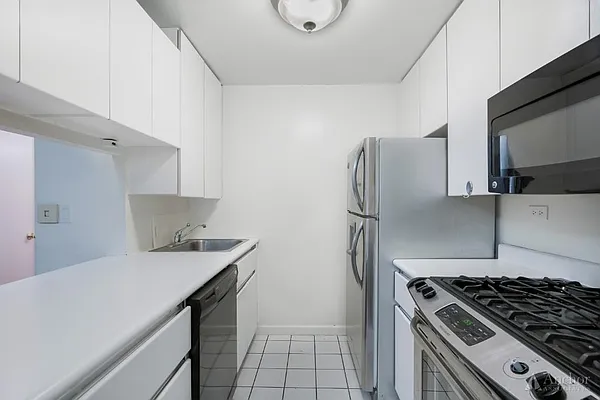 Rented by Anchor Associates | media 22