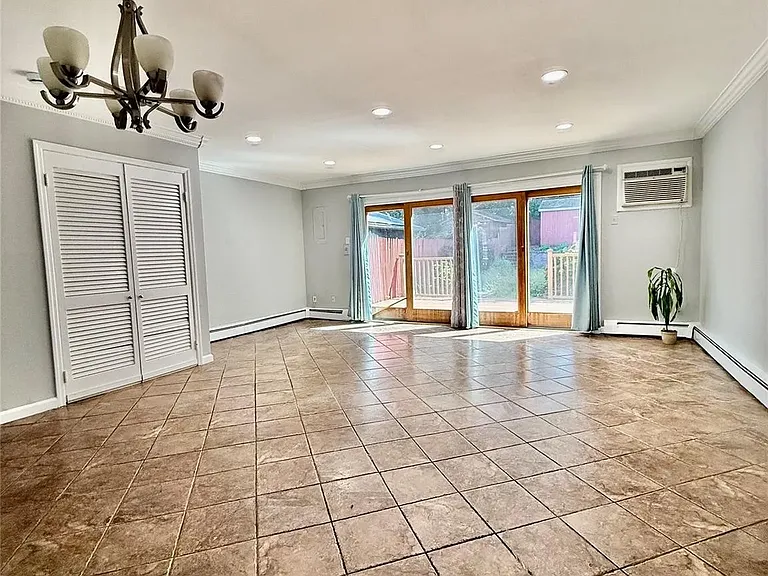 56 Coolidge St — Photo 2
