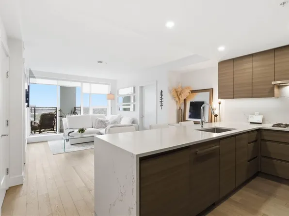 777 Herald St #2103, Victoria, BC V8W 1S5
