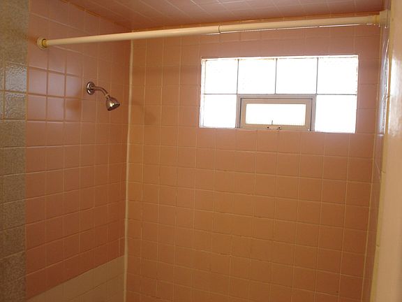 3rd image of 109 Bush St #4