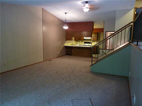 3rd image of 51 Nantucket Dr