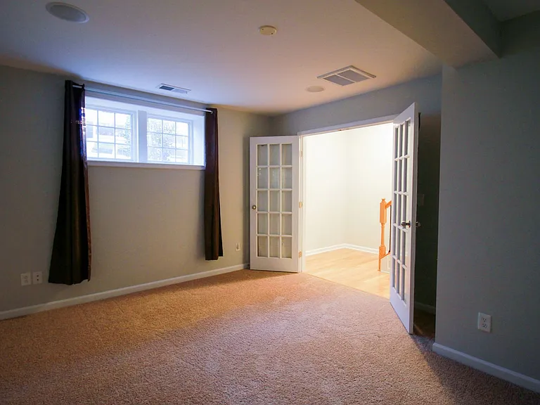 264 W Bland St — Photo 34
