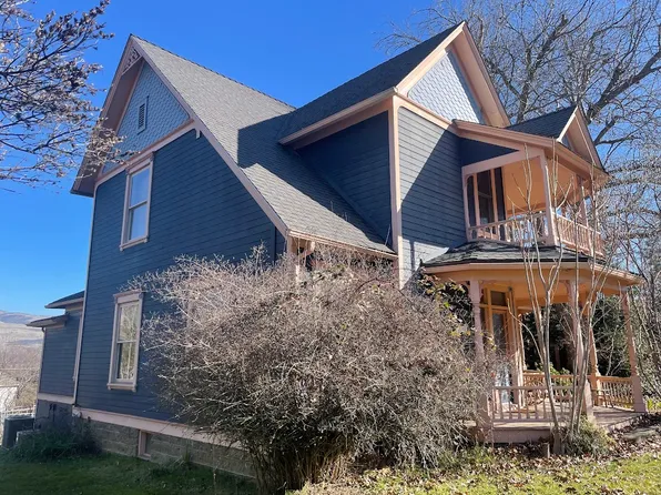 138 N Main St, Ashland, OR 97520