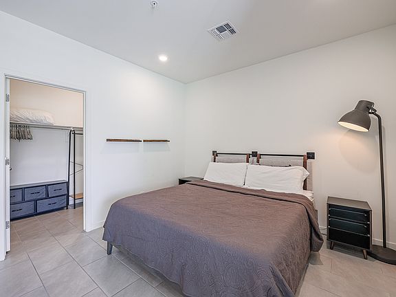 5th image of 2219 W Laurie Ln