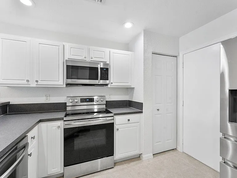 16129 Sierra Palms Dr — Photo 11