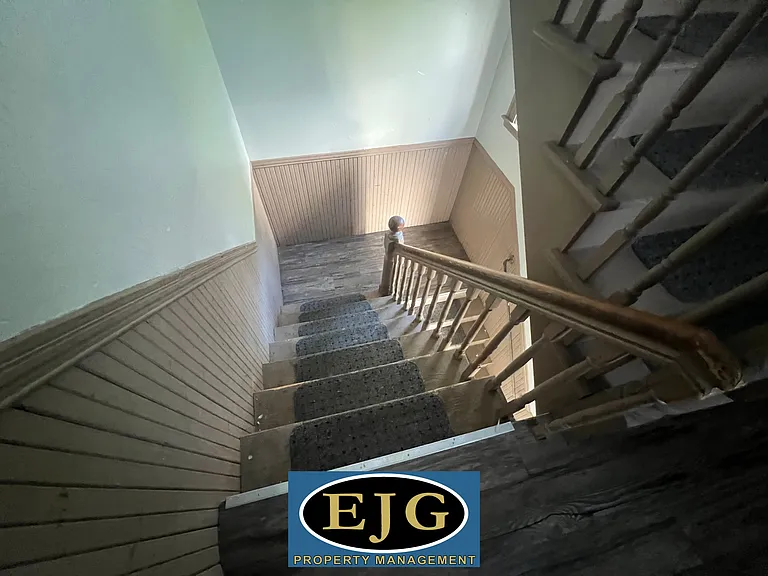 551 Montgomery St #2 — Photo 22