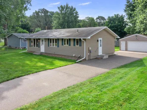 986 12th St, Newport, MN 55055