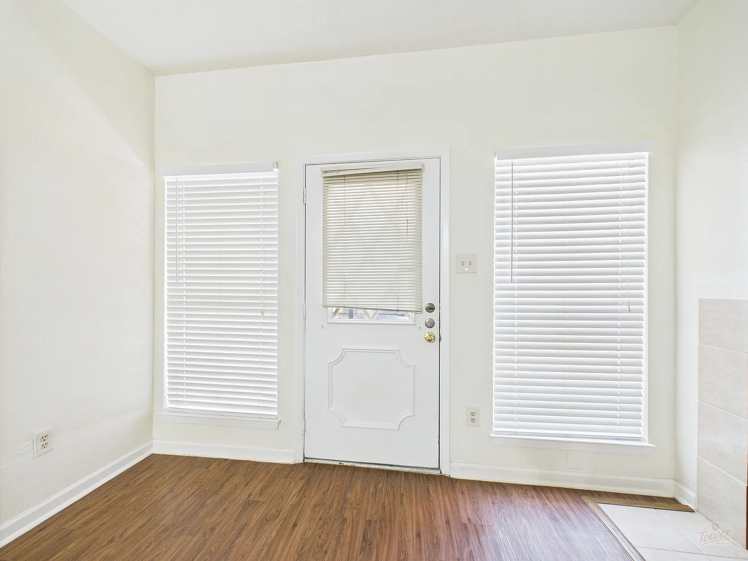 806 W 24th Apt 122 — Photo 2