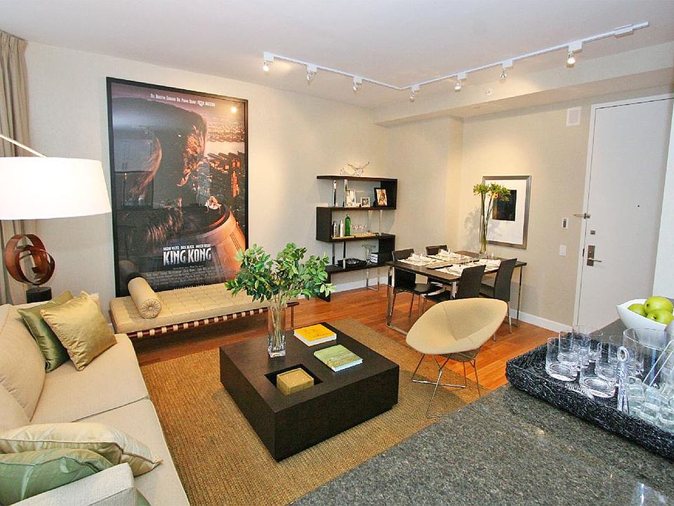 1st image of 320 W 38th St APT 1907