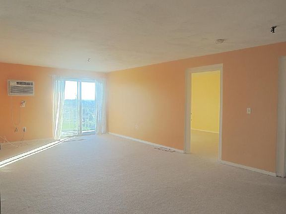 5th image of 115 W Squantum St Ste 1