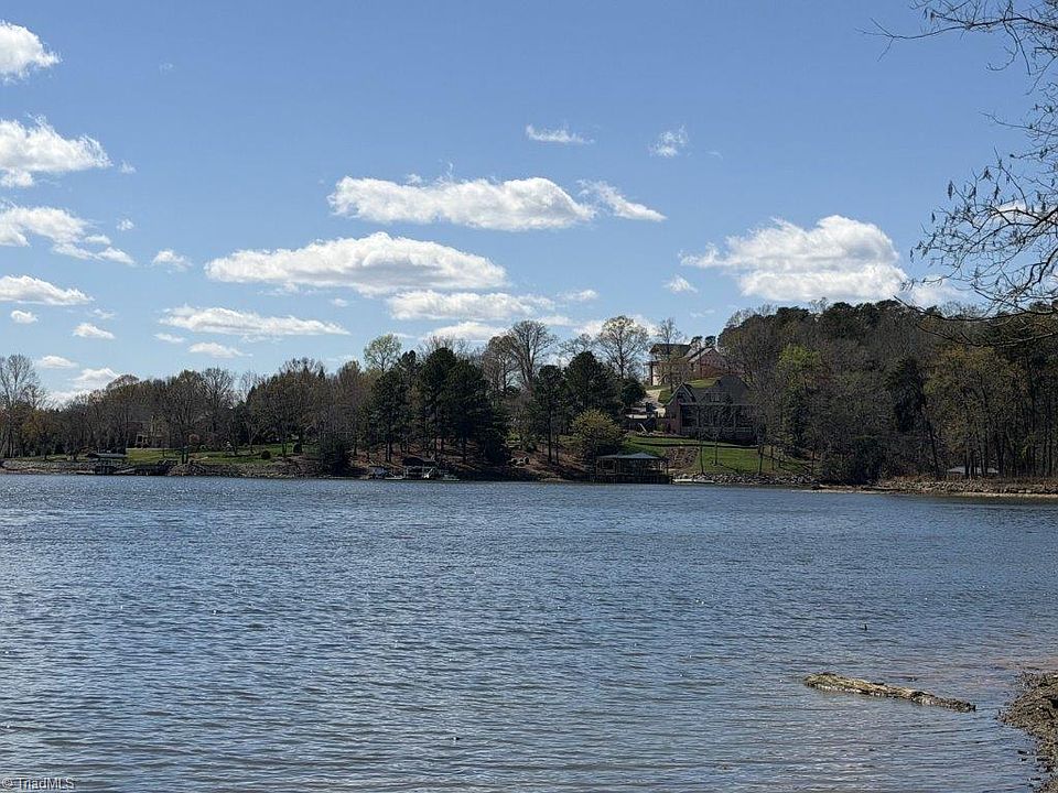 1st image of 129 Mallard Dr