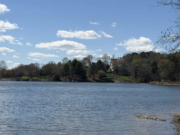 129 Mallard Dr, New London, NC 28127