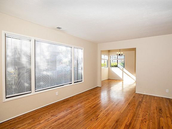 2nd image of 1732-1734 Lexington Ave #1732